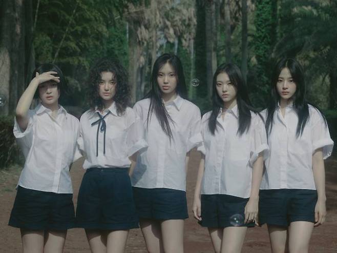 그룹 뉴진스. 어도어