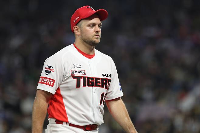 팔꿈치 통증 문제로 전열에서 이탈한 외국인 투수 크로우. KIA 제공