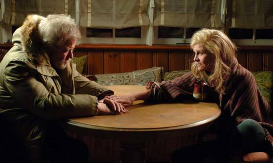 앨리스 먼로의 단편 '곰이 산을 넘어오다' 를 원작으로 한 영화 ‘어웨이 프롬 허’의 한 장면. 알츠하이머에 걸린 아내를 요양원에 보내는 남편의 이야기다. 중앙포토