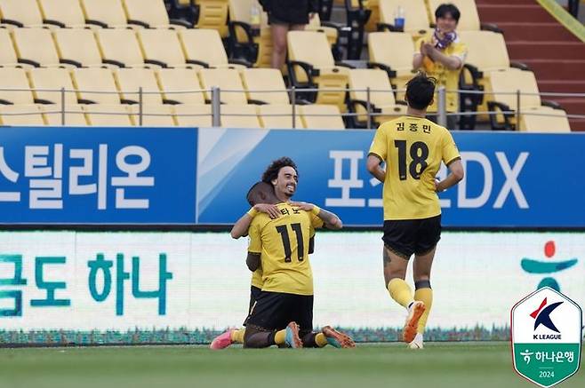 [서울=뉴시스]K리그2 전남 발디비아 쐐기골. (사진=프로축구연맹 제공)