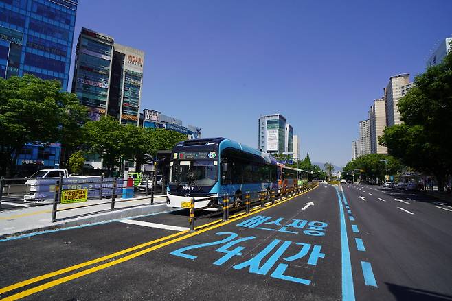 15일 임시개통한 창원 원이대로 S-BRT. 창원시 제공