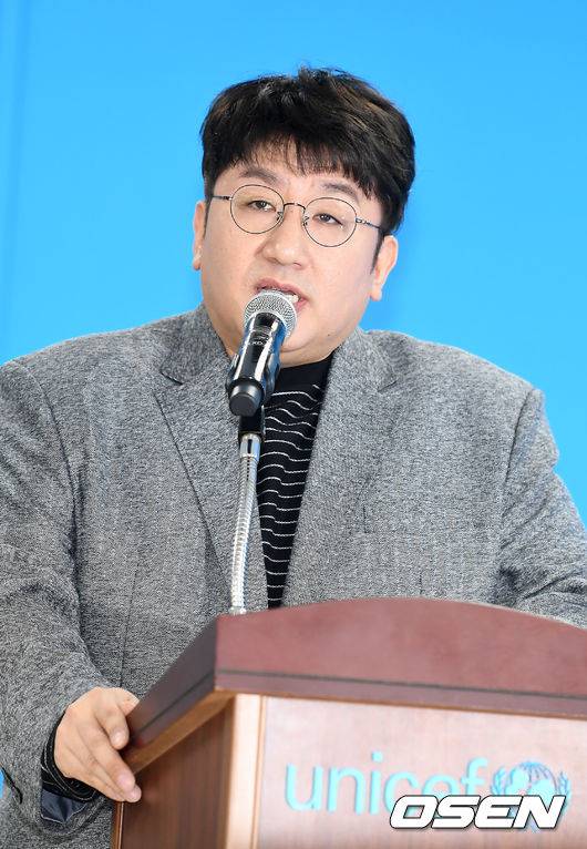 [OSEN=곽영래 기자] 방시혁이 1일 오전 서울 마포구 유니세프한국위원회에서 진행된 '글로벌 아동 및 청소년 폭력 근절 캠페인' 협약식에 참석해 인사말을 하고 있다. / youngrae@osen.co.kr