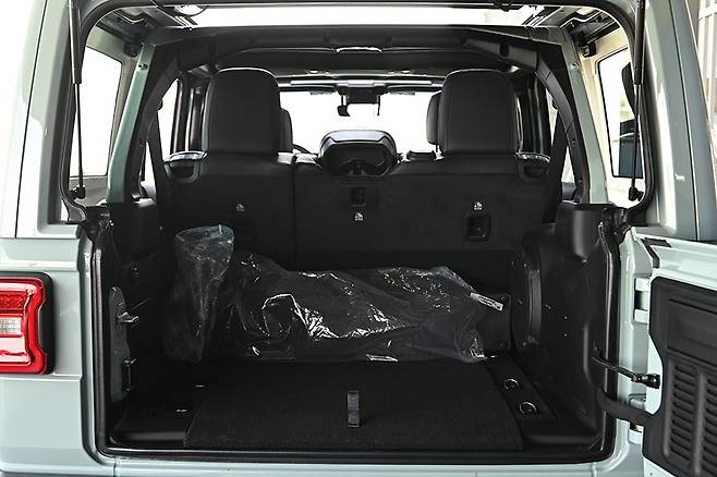 지프 랭글러 사하라 파워탑. 김학수 기자