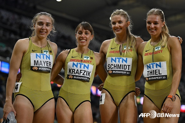 2023 부다페스트 세계육상선수권대회에 출전한 독일 여자 4x400m 계주 대표팀 선수들, 오른쪽 2번째가 알리카 슈미트.  /AFPBBNews=뉴스1