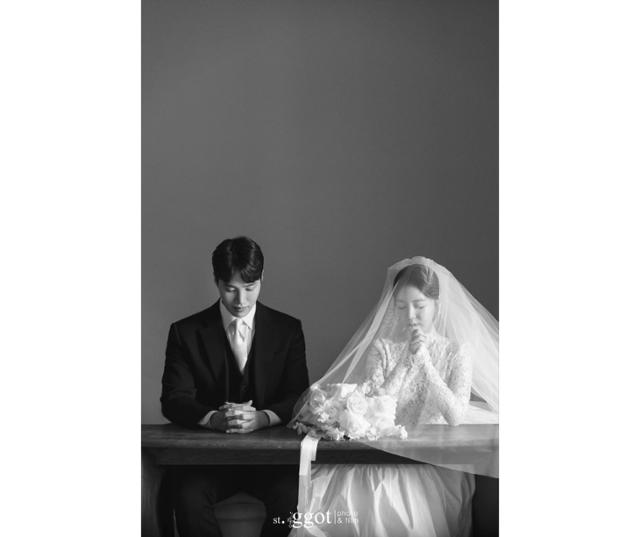 코미디언 김기리와 배우 문지인이 오늘(17일) 결혼식을 올린다. 문지인 SNS