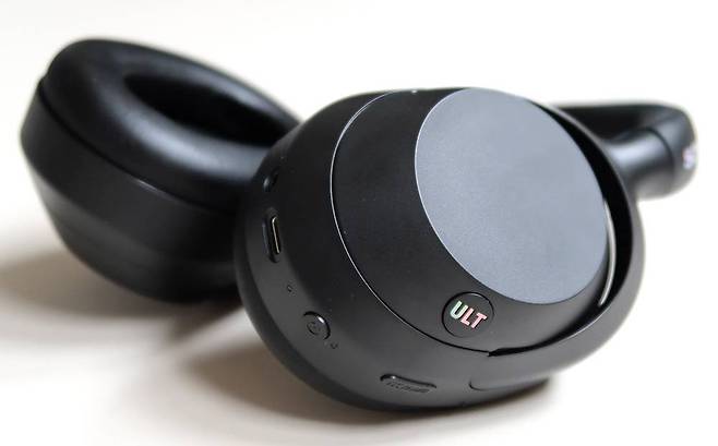 얼트 버튼을 통해 저음을 조절할 수 있다 / 출처=IT동아