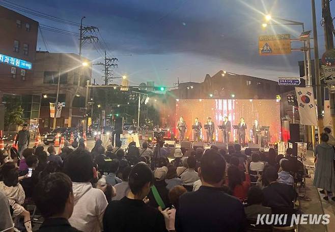 '솔리스트콘텐티' 클래식 앙상블 공연축제는 19일 저녁까지 이어졌다. 성북구에 따르면 이날 축제는 5만여 명이 참여해 성황리에 행사를 마쳤다.