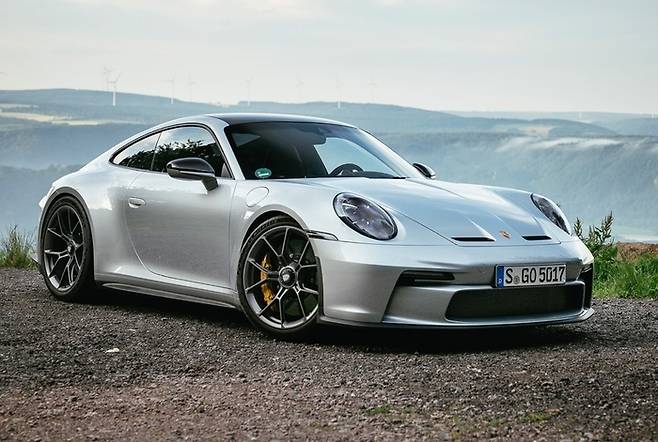 남자의 로망으로 여겨지는 포르쉐 911 [사진출처=포르쉐]