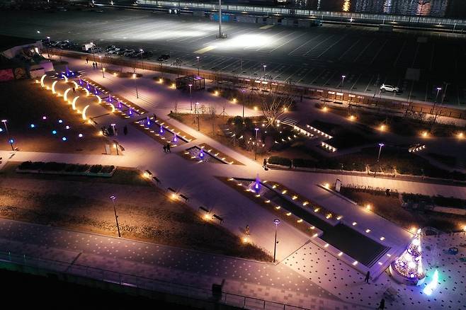 부산 북항 친수공원 개방 [연합뉴스 자료 사진]