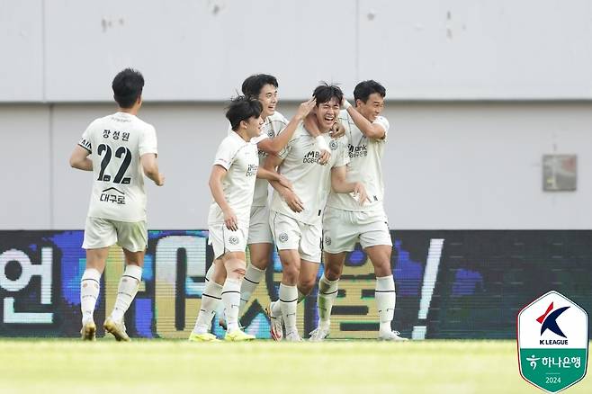 서울 자책골에 기뻐하는 대구 선수들 [한국프로축구연맹 제공. 재판매 및 DB 금지]