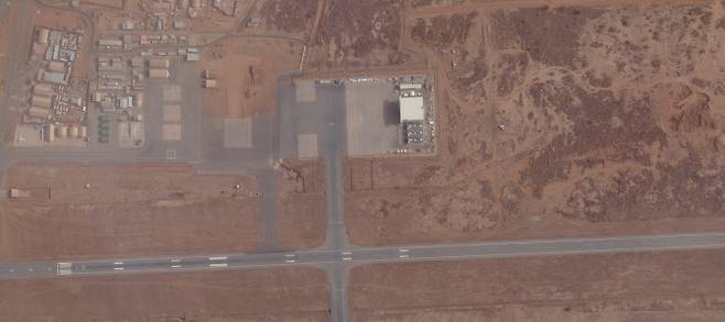 니제르 니아미의 디오리 하마니 국제공항 옆에 있는 공군기지 101의 모습을 보여주는 위성 이미지 화면(사진=로이터)