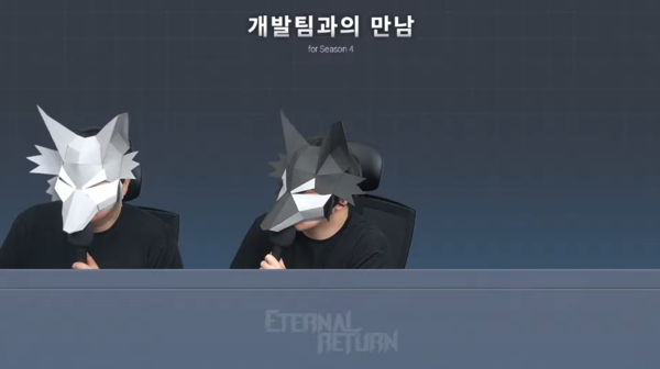 - 늦은 시간까지 소통을 이어나가는 개발진