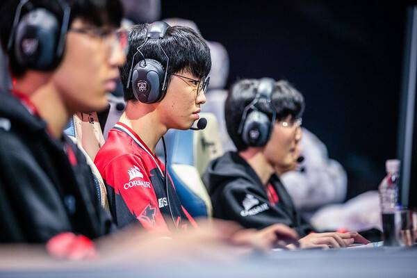 '쵸비' 정지훈(가운데). ⓒRIOT GAMES