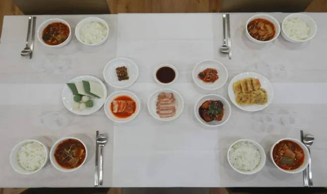 장례식장에서 다회용기를 사용해 조문객 식사를 마련한 모습. 서울시 제공