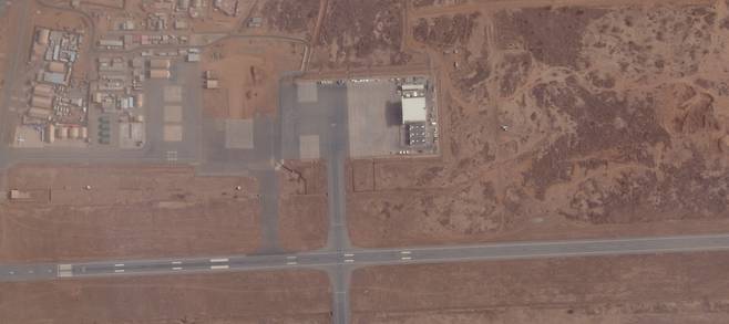 지난달 21일 니제르 니아메이의 디오리 하마니 국제공항 옆에 있는 공군기지 101의 모습./사진=플래닛 랩스, 로이터통신