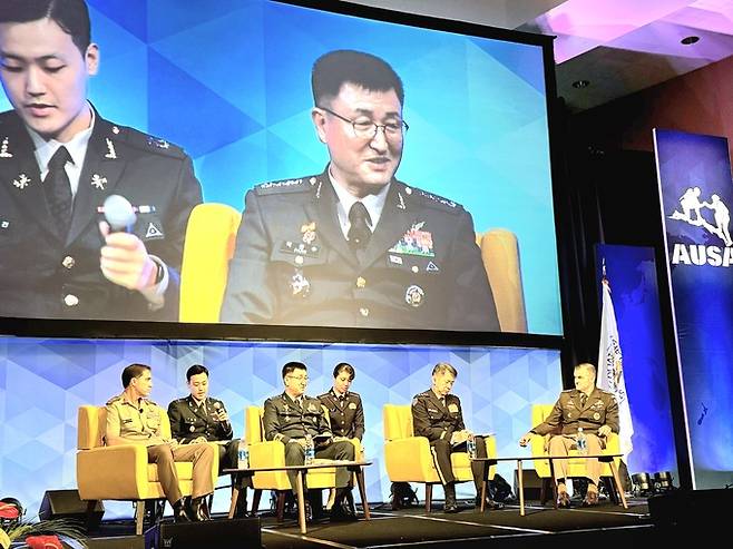 박안수 육군참모총장이 인도·태평양 지상군 심포지엄(LANPAC)에 참석해 패널 토의를 하고 있다. 육군 제공