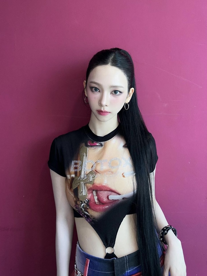 정규 1집 ‘아마겟돈’의 더블 타이틀곡 ‘수퍼노바’ 음악방송에 참여한 그룹 에스파의 카리나. 카리나 SNS 캡쳐.