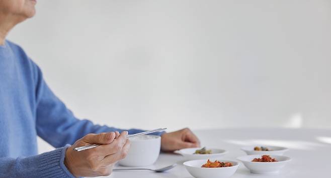 미혼 근로자는 기혼 근로자와 비교해 더 많은 세 부담을 지고 있다.[사진=게티이미지뱅크]