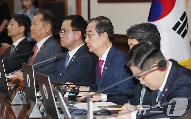 한덕수 국무총리가 21일 서울 종로구 정부서울청사에서 열린 국무회의에서 발언을 하고 있다. 2024.5.21/뉴스1 ⓒ News1 임세영 기자