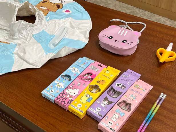 지난 8일 서울시가 진행한 해외직구 제품 안전성 조사에서 유해 물질이 검출된 제품 일부 [연합]