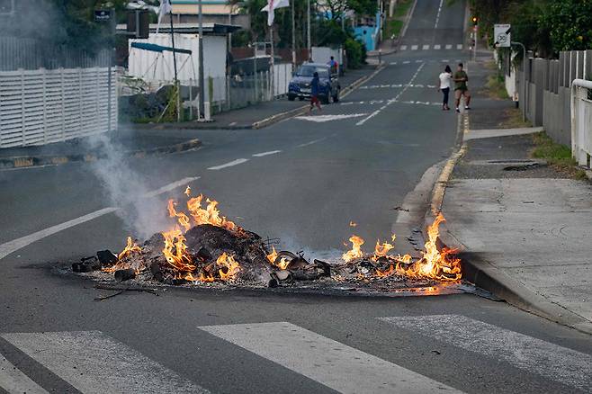 5월14일(현지 시각) 프랑스령 누벨칼레도니의 수도 누메아 지역 거리 모습.ⓒAFP PHOTO