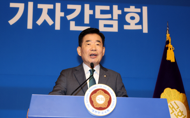 김진표 국회의장이 22일 오전 국회 사랑재에서 열린 퇴임 기자회견에서 발언하고 있다. 국회사진기자단