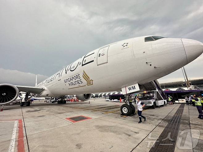 21일 싱가포르항공 비행기(SG321편)가 난기류를 만나 태국 방콕 수완나품 국제공항에 비상 착륙했다. ⓒ 로이터=뉴스1 ⓒ News1 박형기 기자