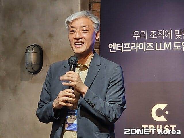 윤석빈 트러스터커넥터 대표가 인사말을 하고 있다.