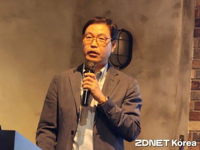 이건복 한국MS 상무가 발표를 하고 있다.