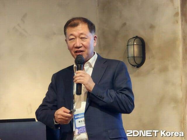 배영근 비아이매트릭스 대표가 발표를 하고 있다.