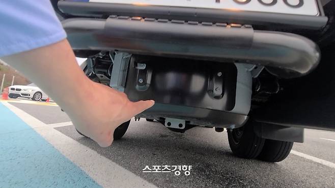 포터2 LPG 하단부 도넛탱크. 사진 | 손재철기자