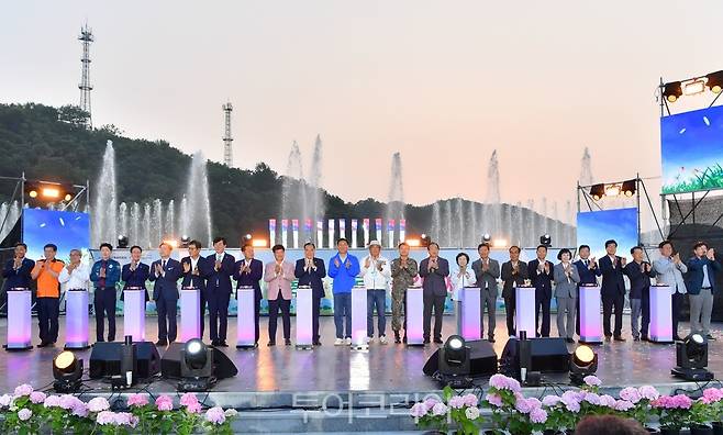 장성군 황룡강 길동무 꽃길축제가 24일 개막했다/사진-장성군