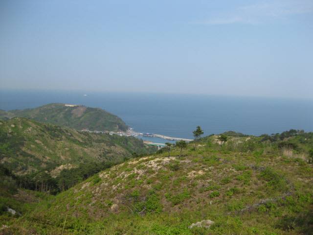 ▲ 삼척 소공대(召公臺)에서 바라본 동해. 삼척시 원덕읍에 있는 와현(瓦峴) 소공대는 고려∼조선시대를 거치면서 숱한 문사들이 울릉도를 바라보면서 시를 읊은 명소로 손꼽히기도 한다.