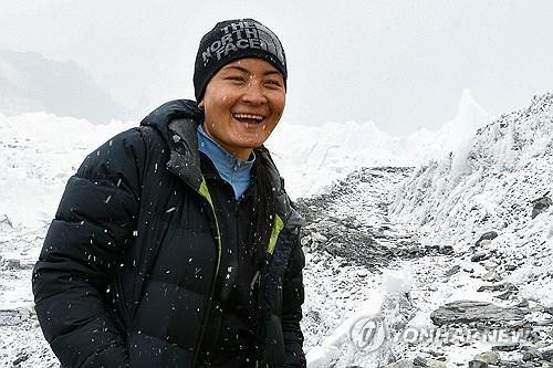 네팔 여성 산악인 푼조 라마의 2018년 모습/사진=AFP