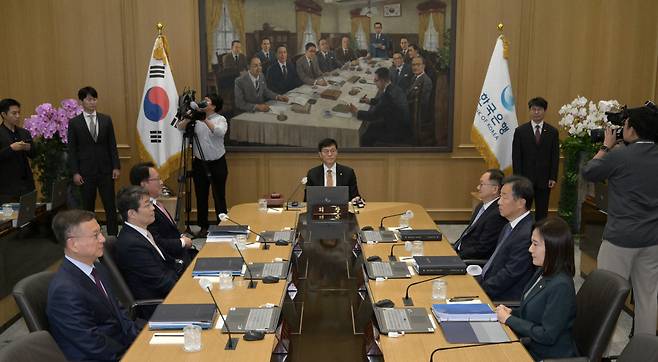 이창용 한국은행 총재가 23일 서울 중구 한국은행에서 열린 금융통화위원회를 주재하고 있다./사진제공=뉴스1(사진공동취재단)