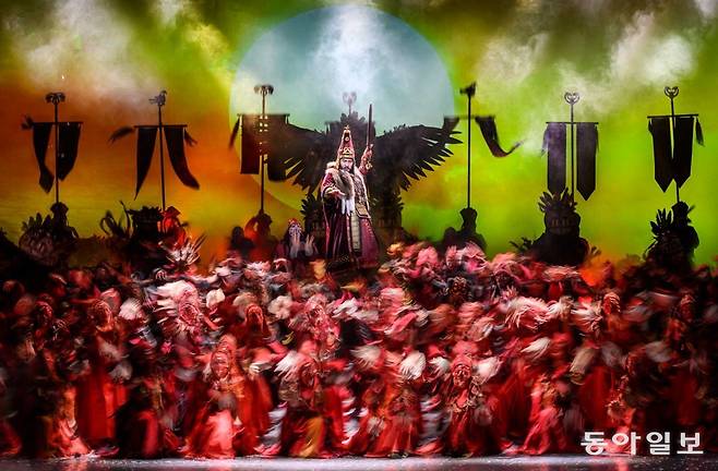 고대 몽골의 역사를 주제로 한 뮤지컬 ‘몽골 칸(The Mongol Khan)’은 지난해 11월 영국 런던 콜리세움 극장에서 공연했습니다. 올해 10월에는 싱가포르에서 공연을 선보일 예정입니다. 사진 출처 몽골 칸 홈페이지