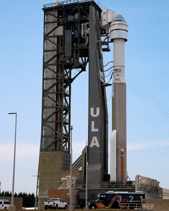 지난 18일(현지시간) 미국 플로리다주의 로켓 발사대에 놓여있는 보잉의 우주캡슐 스타라이너/사진=연합뉴스