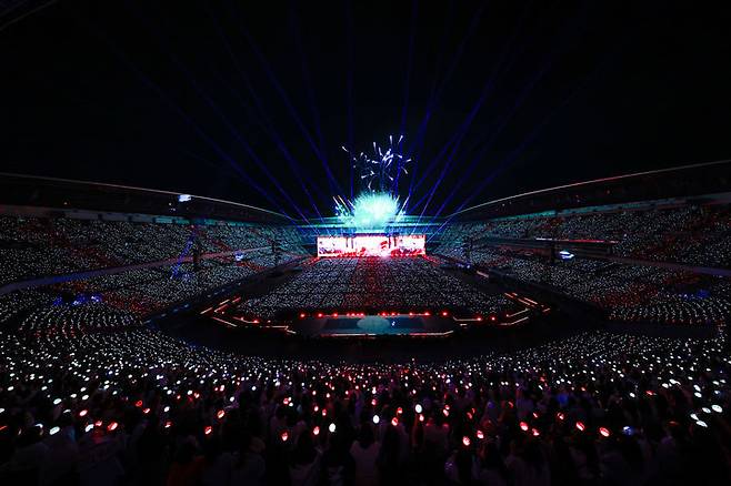 [요코하마=뉴시스] 세븐틴 닛산 스타디움 콘서트 현장. (사진 = 하이브 재팬 제공) 2024.05.26. photo@newsis.com *재판매 및 DB 금지