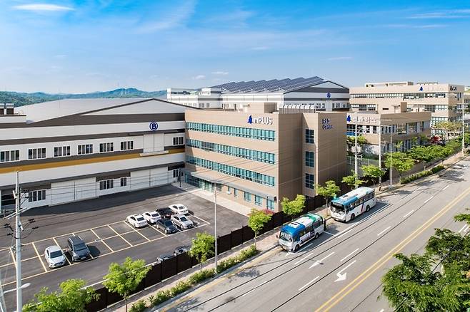 충북 청주 엠플러스 본사 전경 (엠플러스 제공)