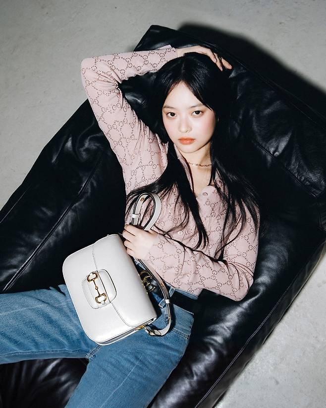 뉴진스 하니와 함께한 새로운 구찌 홀스빗 (Horsebit) 1955 광고 캠페인