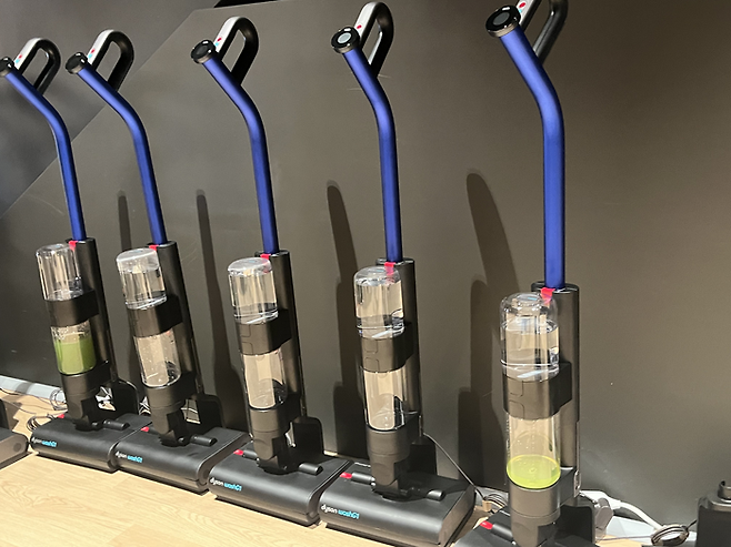 다이슨 워시(Wash)G1 물청소기. [사진=안서진 기자]