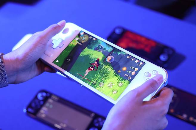 아야네오의 신제품 '포켓S' 사진. [티몬 제공]