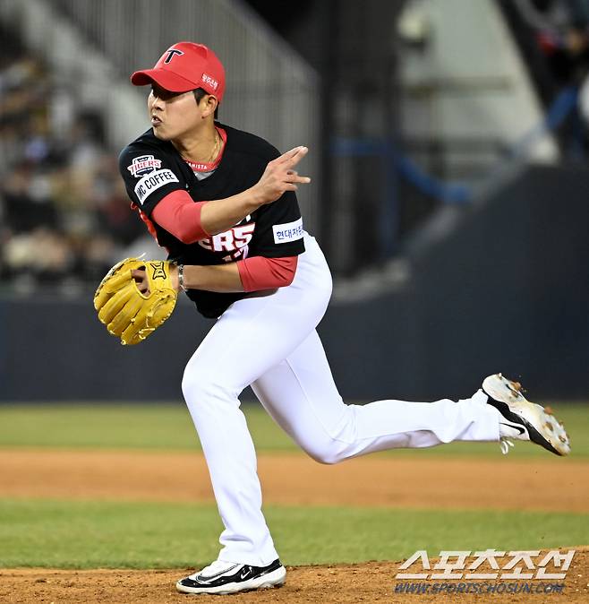 29일 잠실야구장에서 열린 KIA와 두산의 경기, KIA 임기영이 역투하고 있다. 잠실=허상욱 기자wook@sportschosun.com/2024.03.29/