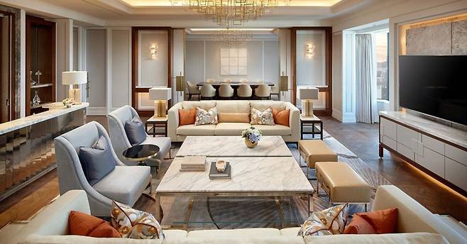 무함마드 빈 자이드 알 나흐얀 아랍에미리트(UAE) 대통령이 묵은 롯데호텔 서울의 '로열 스위트룸'. 빈살만 전 사우디 왕세자도 2022년 방한 때 이 객실에 묵었다. /호텔롯데 제공