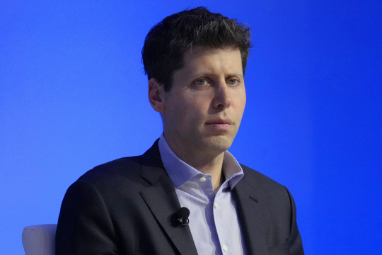 FILE ? OpenAI CEO Sam Altman participates in a discussion during the Asia-Pacific Economic Cooperation CEO Summit, Nov. 16, 2023, in San Francisco. The Giving Pledge announced Tuesday, May 28, 2024 that Altman has joined its list of wealthy philanthropists committed to donating over half their fortunes. (AP Photo/Eric Risberg, File) FILE PHOTO