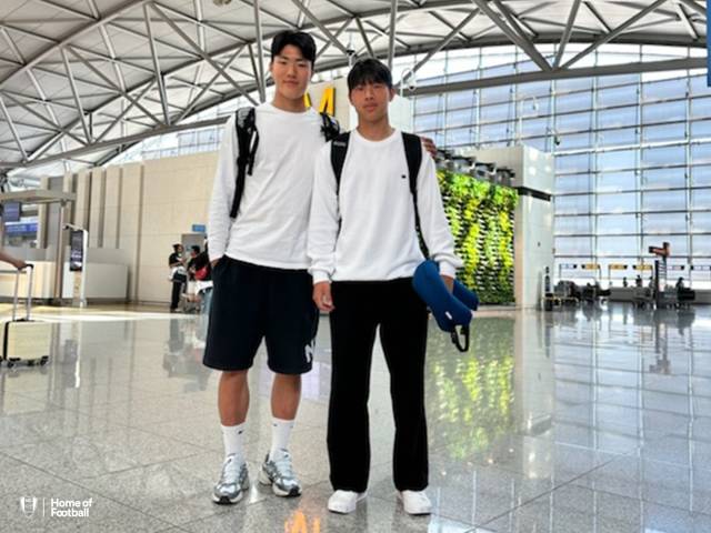 수원 삼성 18세 이하(U-18)팀의 모경빈, 김민우(왼쪽부터)/수원 삼성