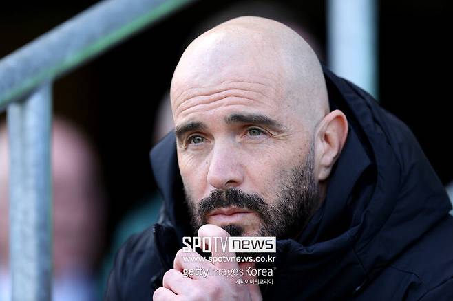 ▲ 이적시장 소식에 정통한 이탈리아의 파브리지오 로마노 기자는 29일(한국시간) “엔조 마레스카 감독은 첼시의 지휘봉을 잡기 직전이다. 마레스카 감독의 이적료는 최대 1,000만 파운드(약 175억 원) 정도이며, 계약 기간은 2029년까지다. 여기에 더해 1년 연장할 수 있는 옵션이 있다”라고 전했다. 이어서 로마노 기자는 이적이 확정됐을 때 사용하는 시그니처 문구인 ‘HERE WE GO'를 함께 올렸다.