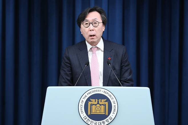 장호진 신임 국가안보실장이 28일 용산 대통령실 브리핑룸에서 임명 소감을 밝히고 있다. /뉴스1