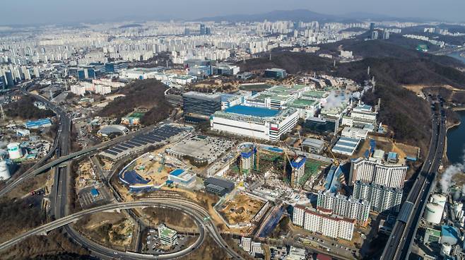 삼성전자 기흥공장 직원 2명이 작업 중 방사선에 피폭되는 사고가 발생했다. 삼성전자 기흥캠퍼스 전경. /사진=뉴시스
