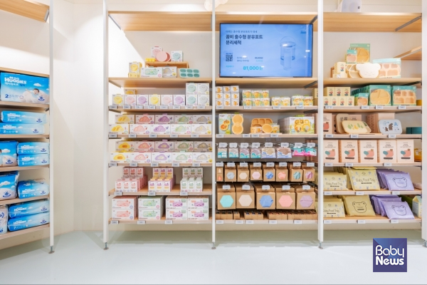 230여개 유명 육아용품 브랜드 총망라, 현장에서 체험하고 실시간 최저가 확인한 뒤 무인결제까지 한번에 가능. ⓒ링크맘
